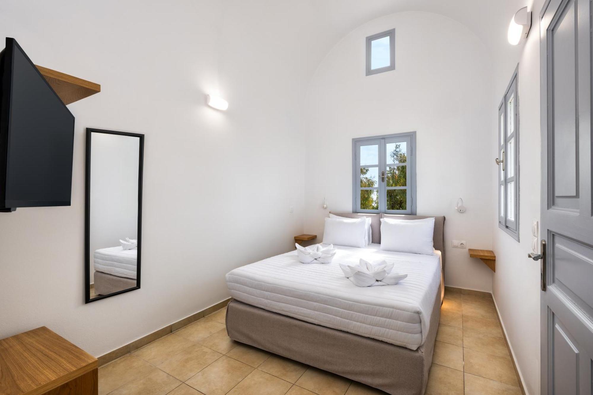 סנטוריני Hillside Elegance Suites מראה חיצוני תמונה
