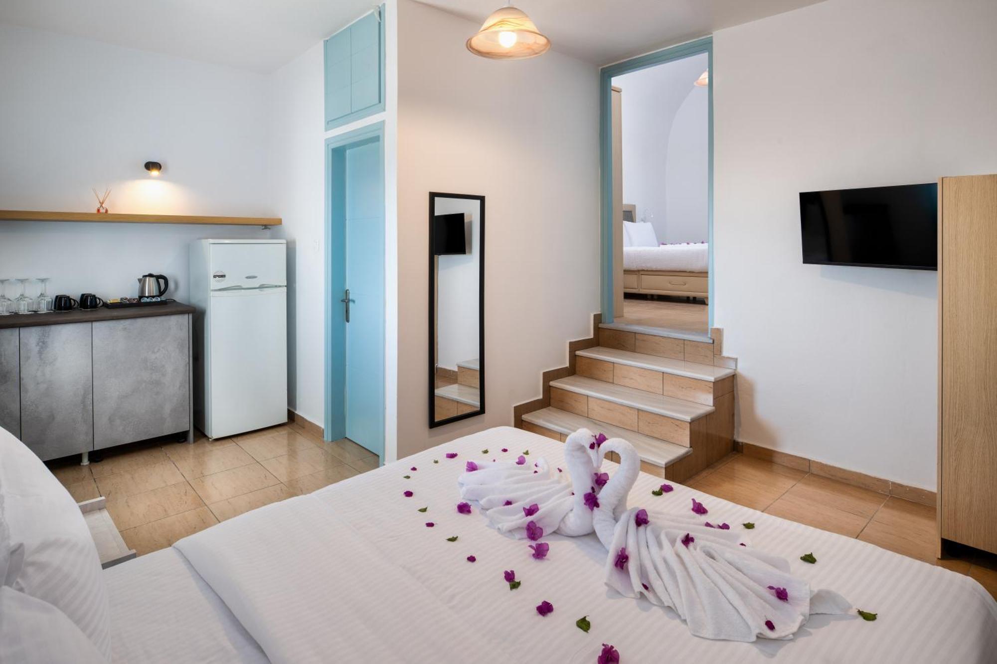 סנטוריני Hillside Elegance Suites מראה חיצוני תמונה