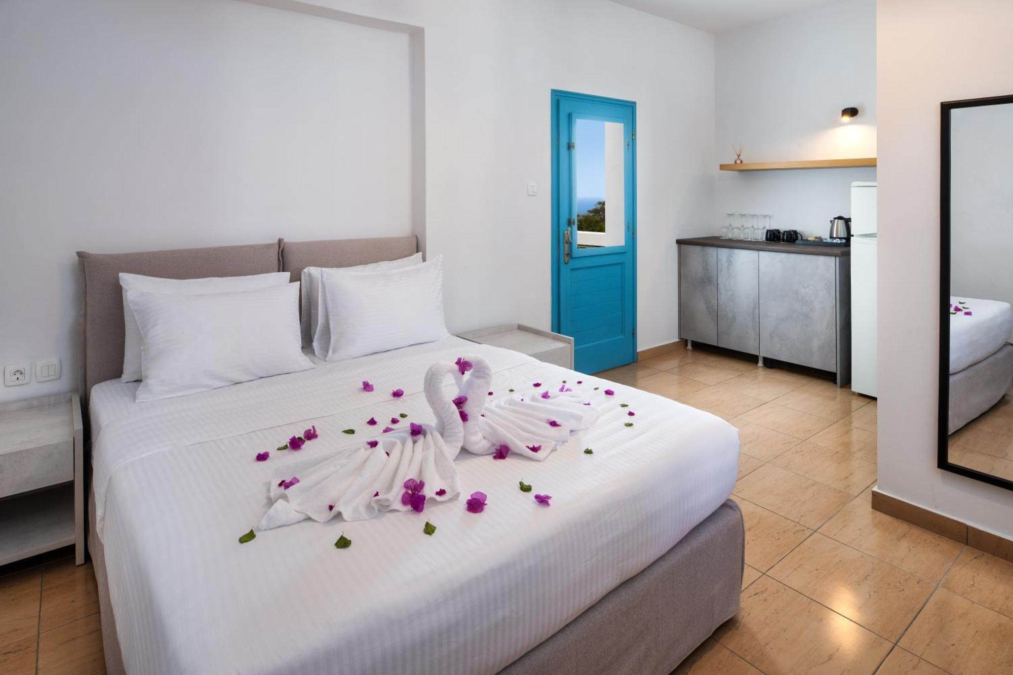 סנטוריני Hillside Elegance Suites מראה חיצוני תמונה
