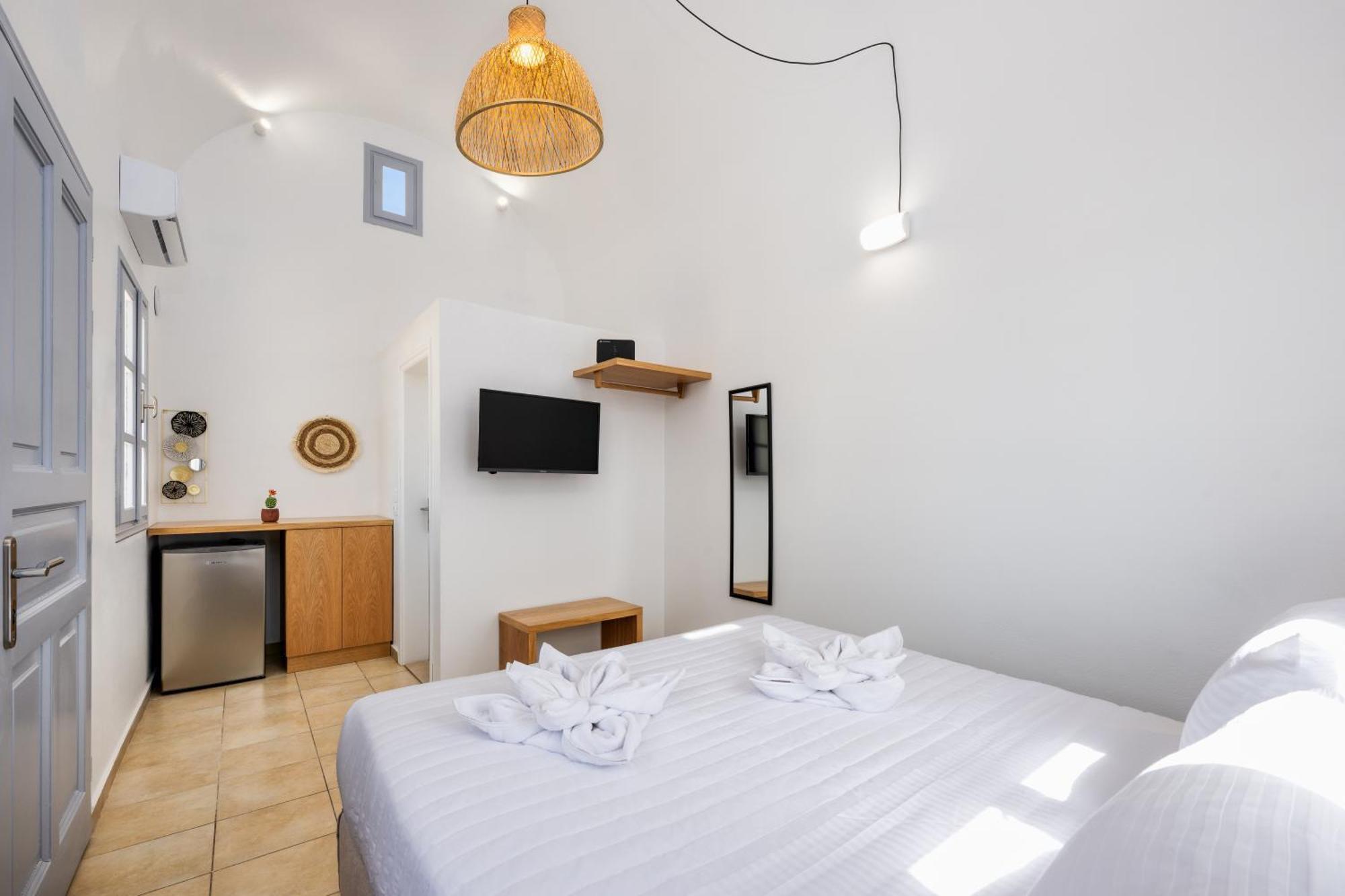 סנטוריני Hillside Elegance Suites מראה חיצוני תמונה