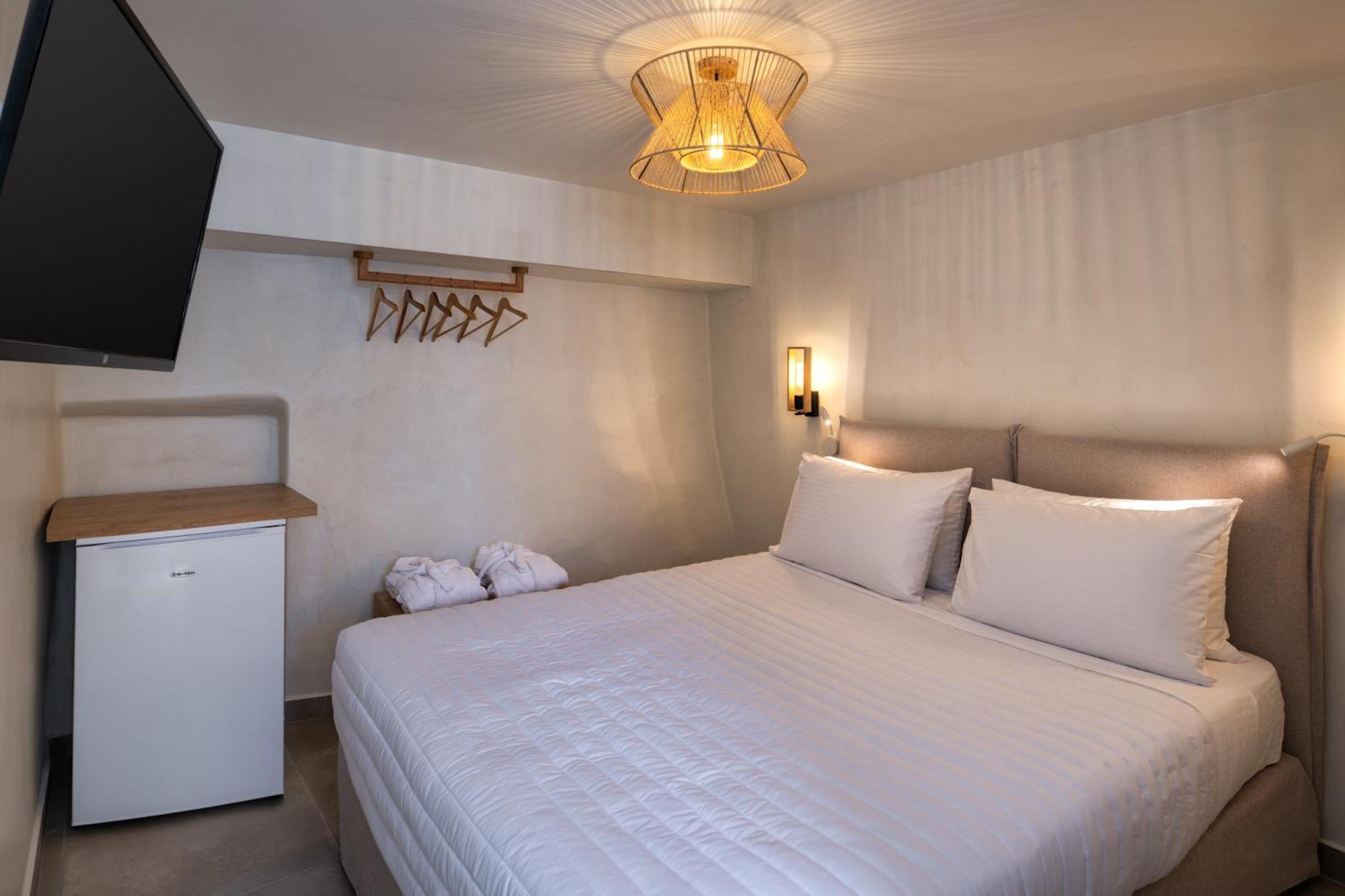 סנטוריני Hillside Elegance Suites מראה חיצוני תמונה